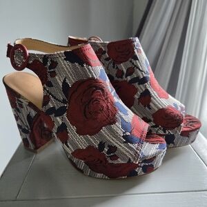 Yoki Red and Blue Platform Shoes Bold Design Size 8.5